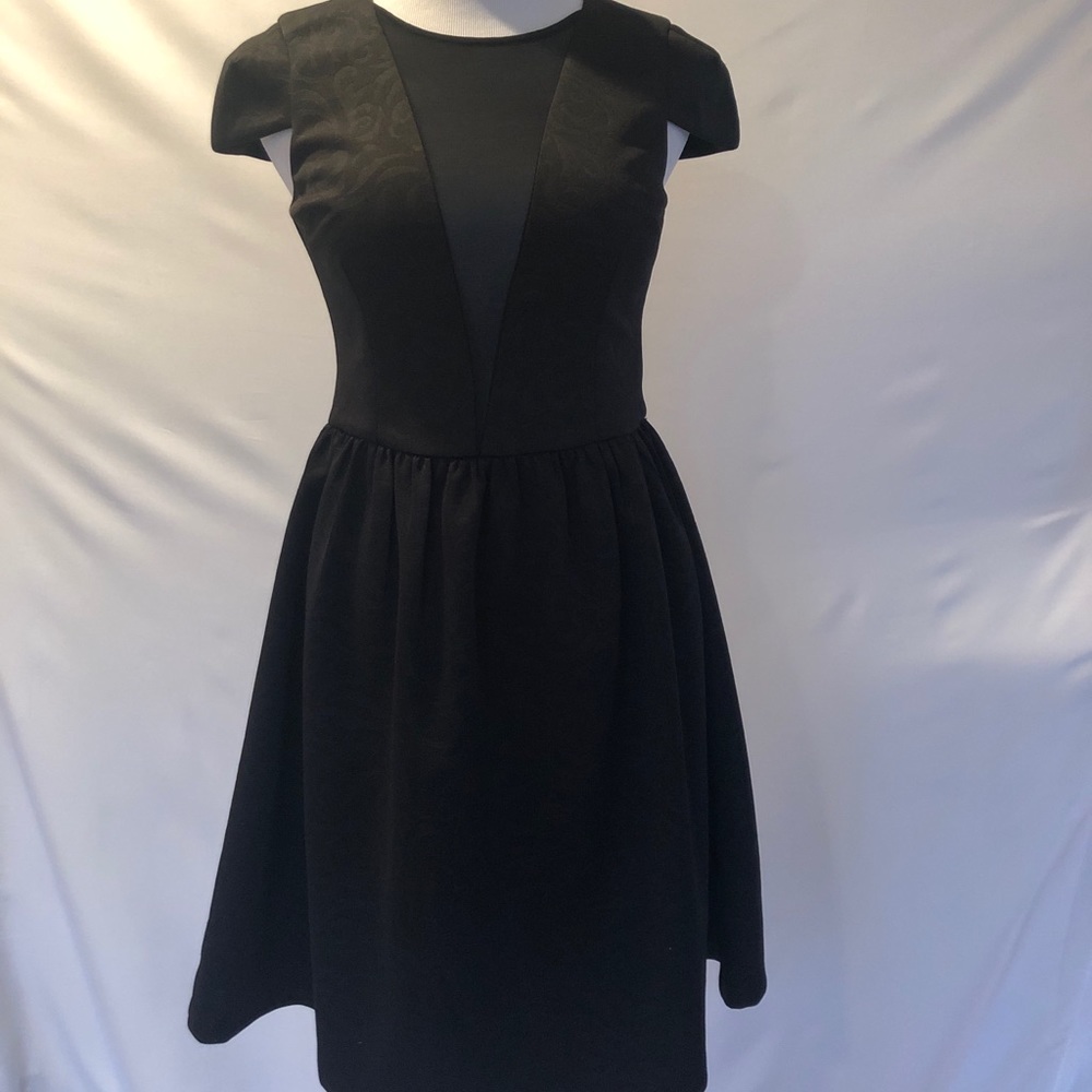 En Creme black dress